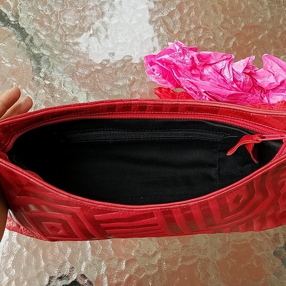 SOLD Red embossed leather - Picture 3 of 3